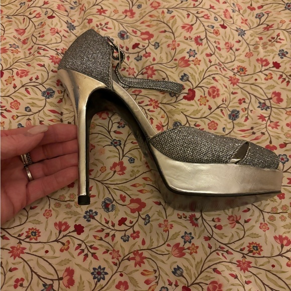 Stilettos - Picture 5 of 7